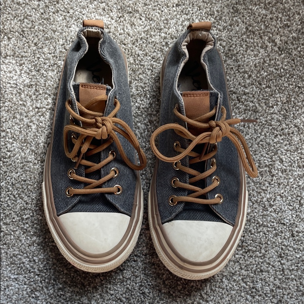 Very G Gray and Brown Women's Sneakers